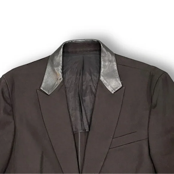 🕶️ Vince Men’s 42R Black Blazer‎ w/ Faux Leather Lapel | Sleek & Cutthroat - Picture 3 of 7